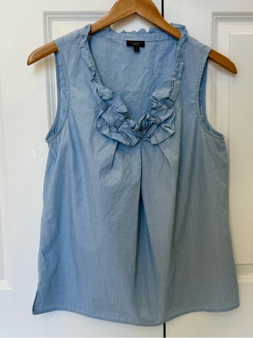 TALBOTS light blue sleeveless cotton blouse with ruffled neckline Size Small - Picture 8 of 8